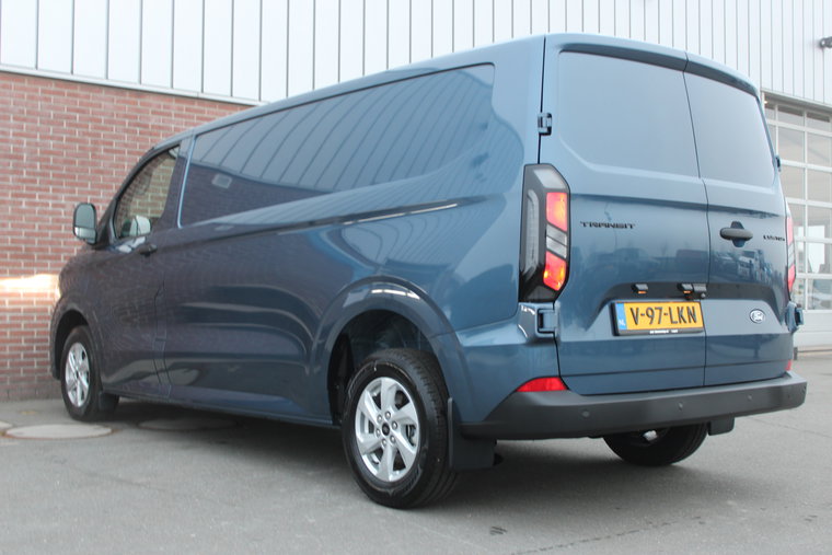 Vehicle Image 32