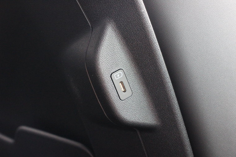 Vehicle Image 30