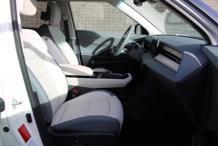 Vehicle Image 30