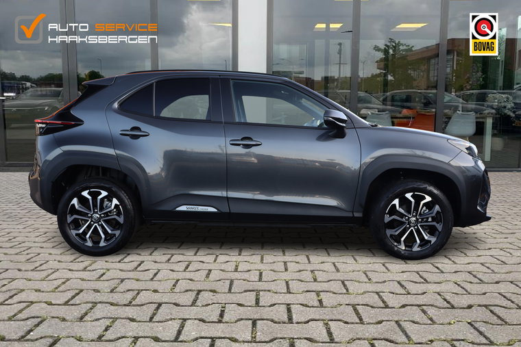 Vehicle Image 5