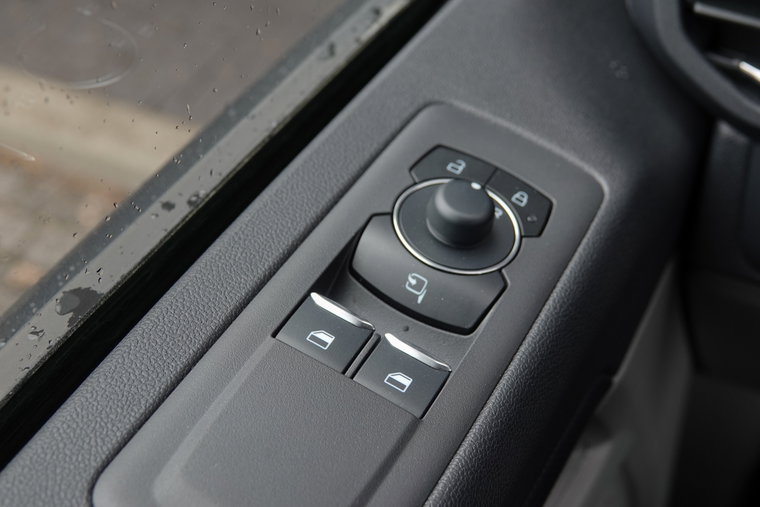 Vehicle Image 32