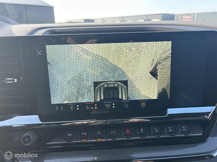 Vehicle Image 23