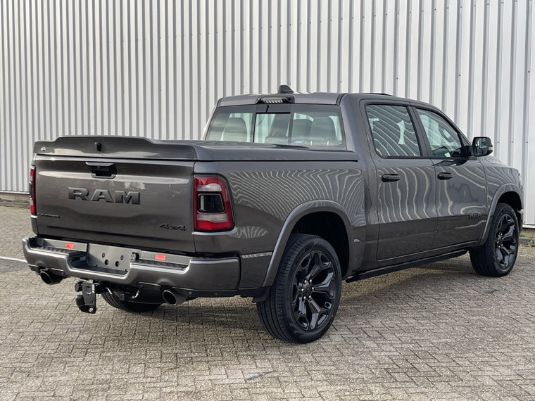 Vehicle Image 17