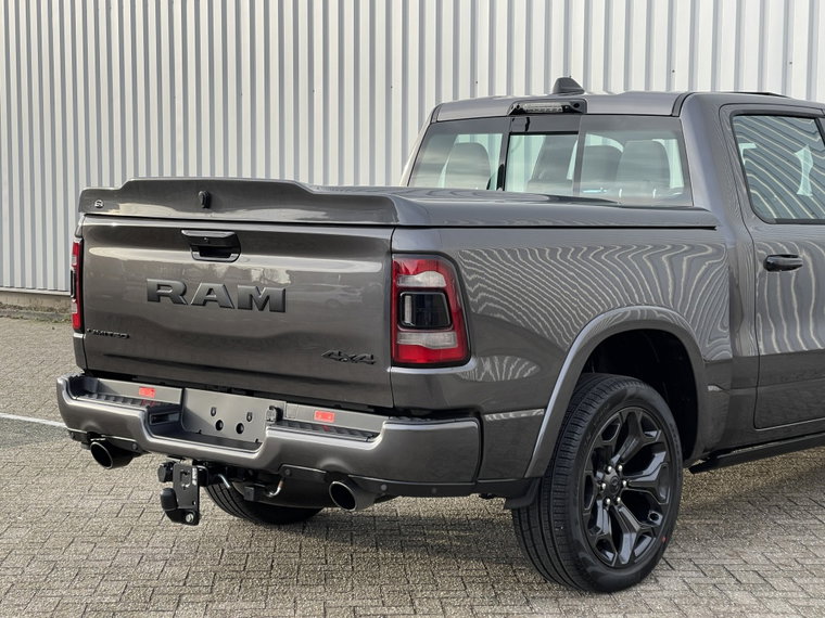 Vehicle Image 18