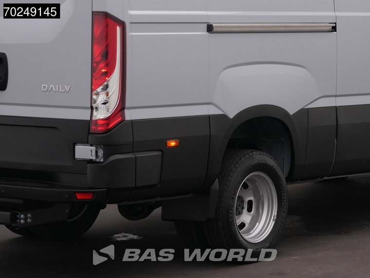 Vehicle Image 33