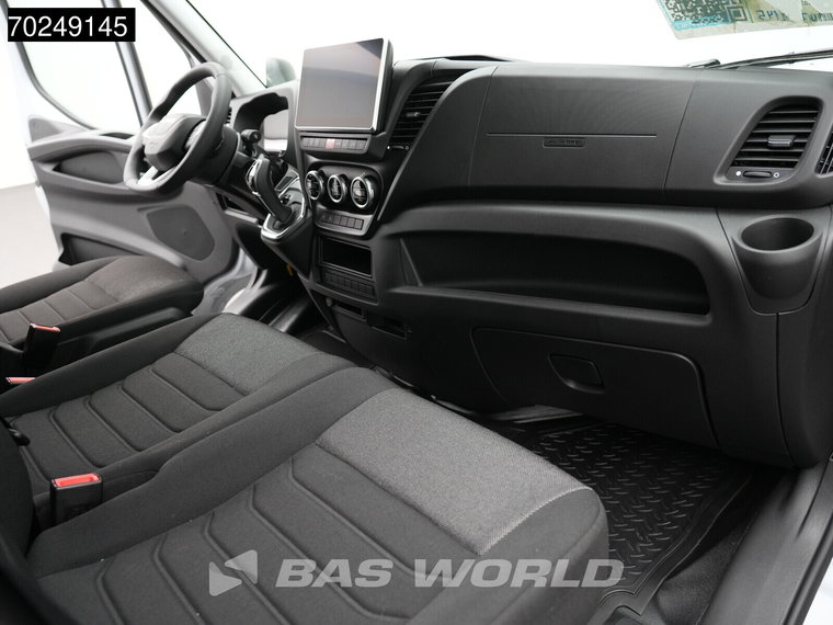 Vehicle Image 42