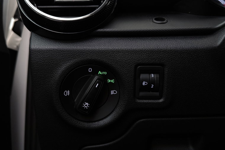 Vehicle Image 32