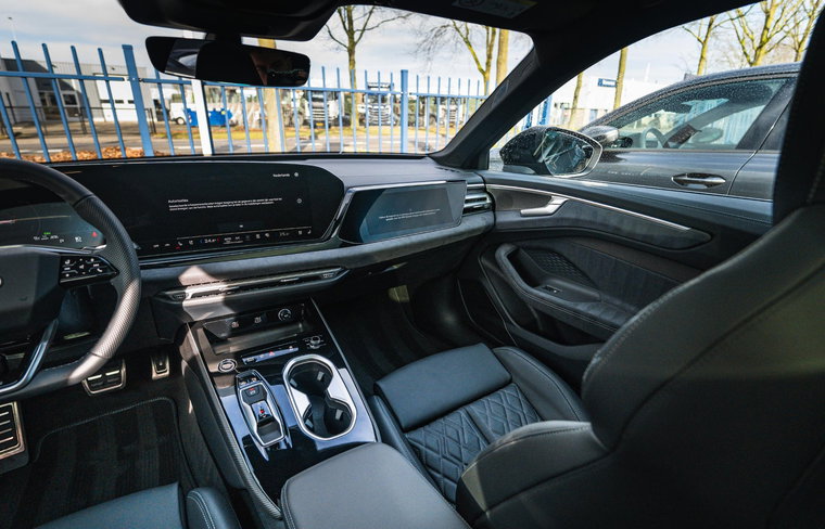 Vehicle Image 35