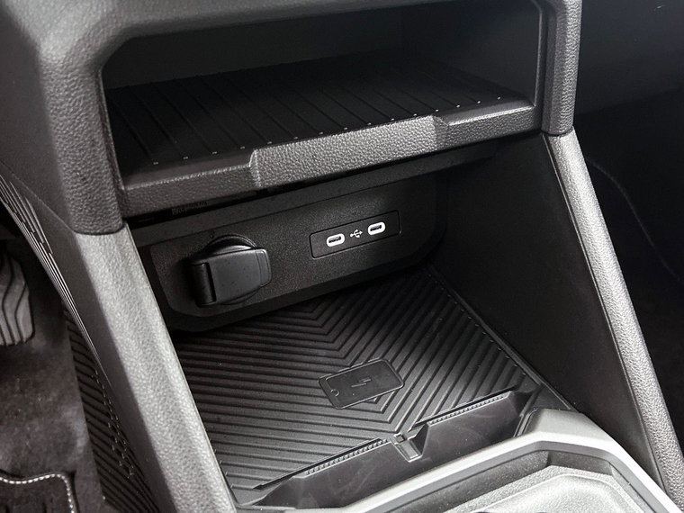 Vehicle Image 35