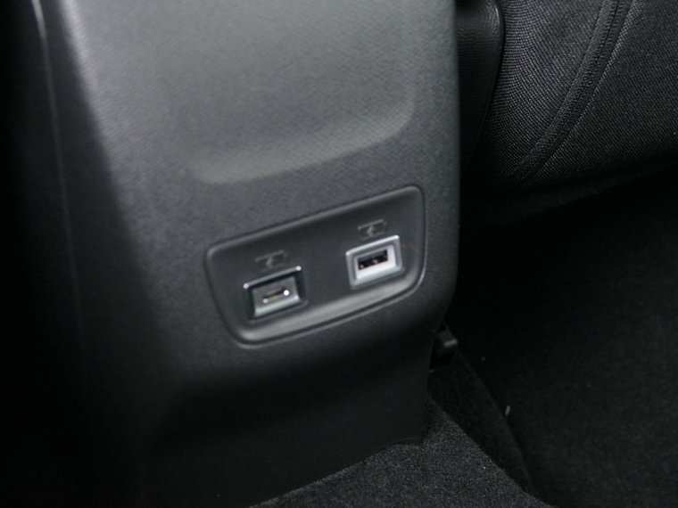 Vehicle Image 29