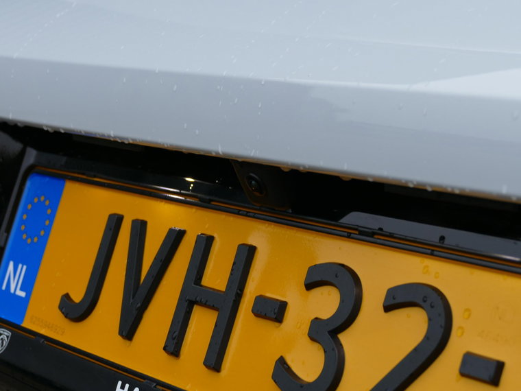 Vehicle Image 32