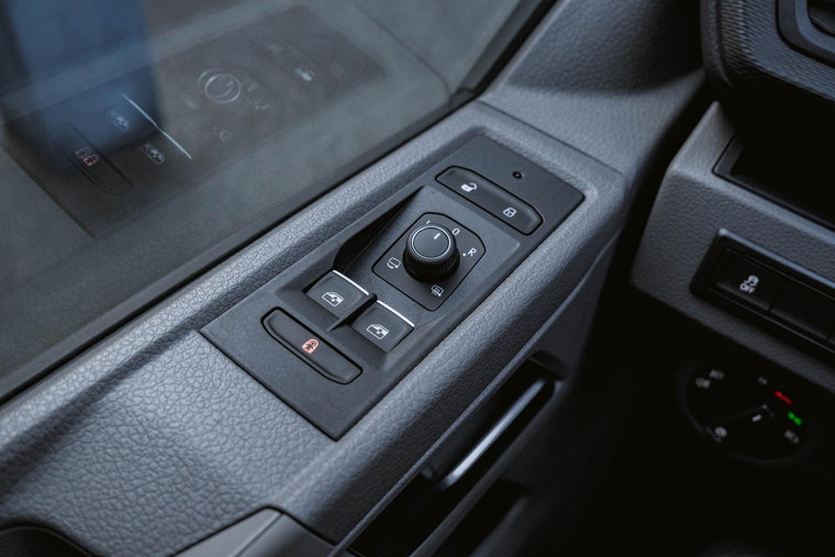 Vehicle Image 24