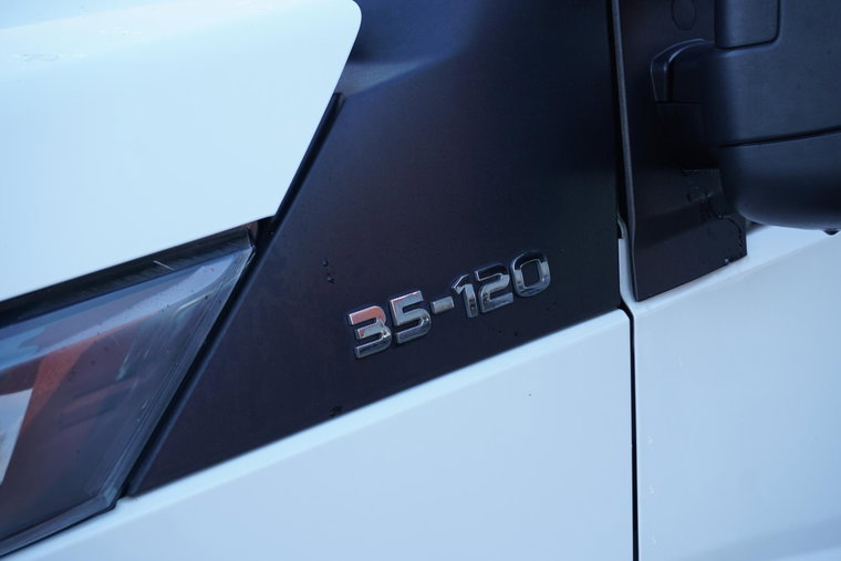 Vehicle Image 26