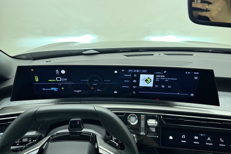 Vehicle Image 30