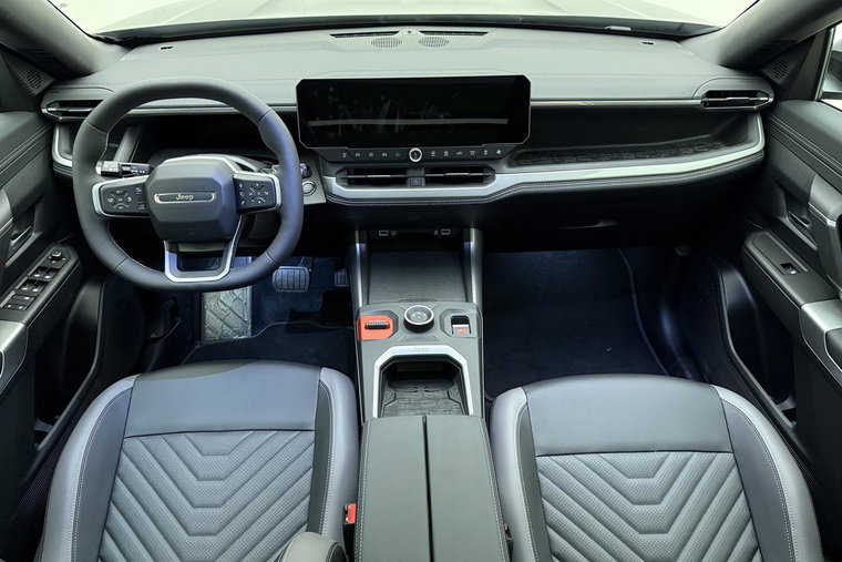 Vehicle Image 18