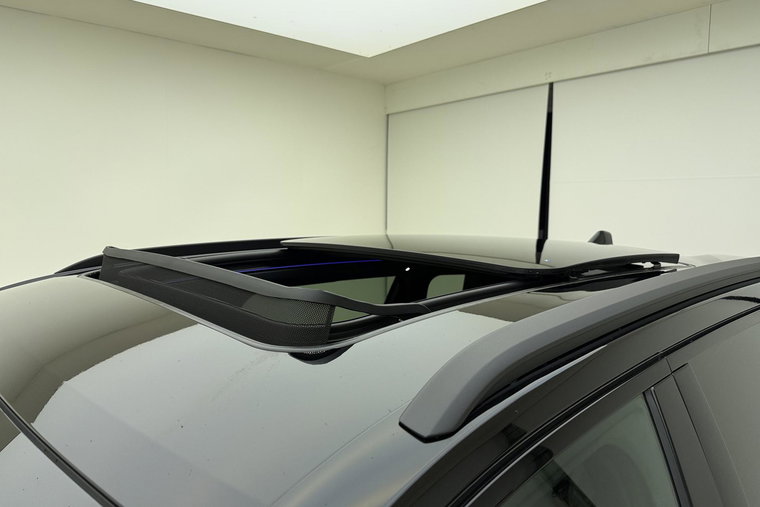 Vehicle Image 38