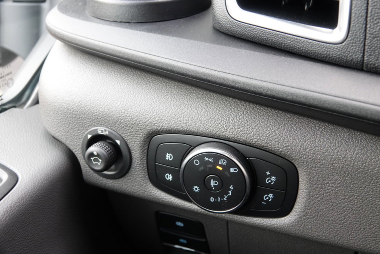 Vehicle Image 25