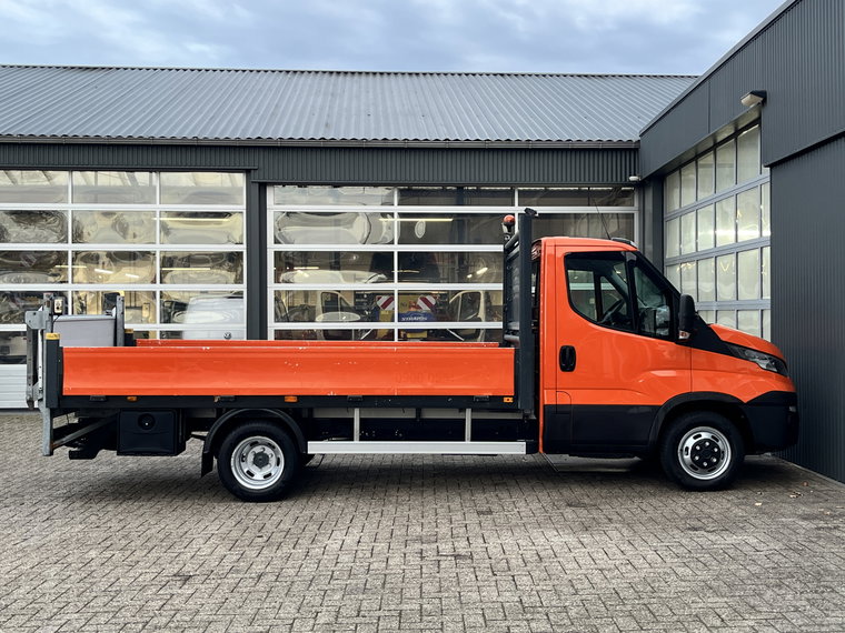 Vehicle Image 28