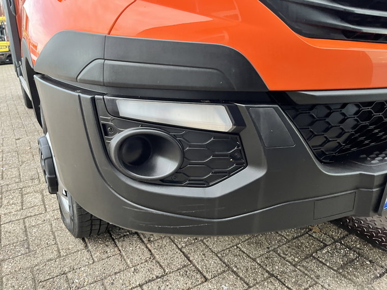 Vehicle Image 48