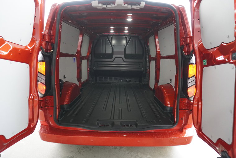 Vehicle Image 13