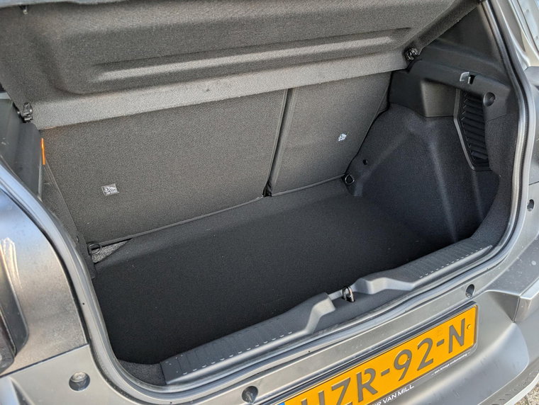 Vehicle Image 25