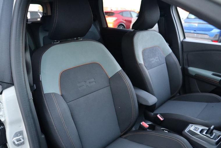 Vehicle Image 14