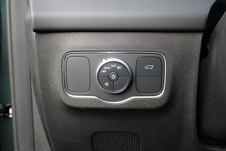 Vehicle Image 28