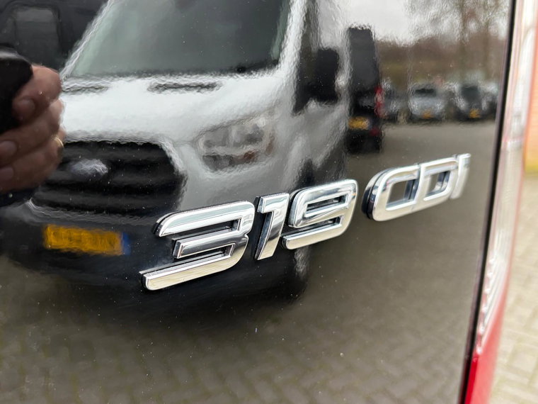 Vehicle Image 23