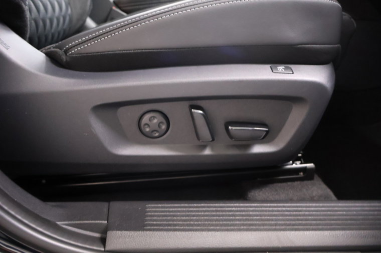 Vehicle Image 36