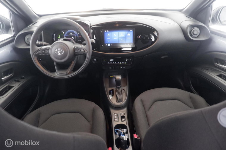 Vehicle Image 10