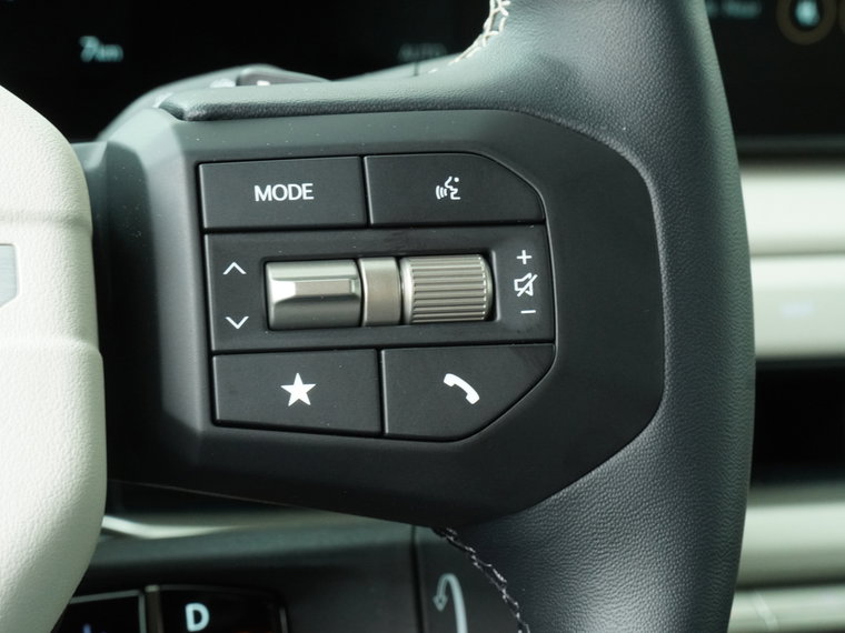 Vehicle Image 26