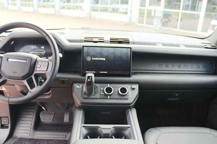Vehicle Image 12