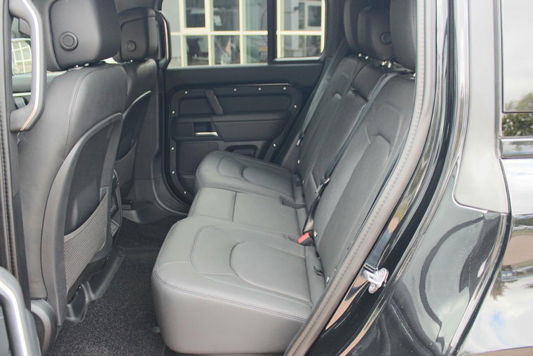 Vehicle Image 14