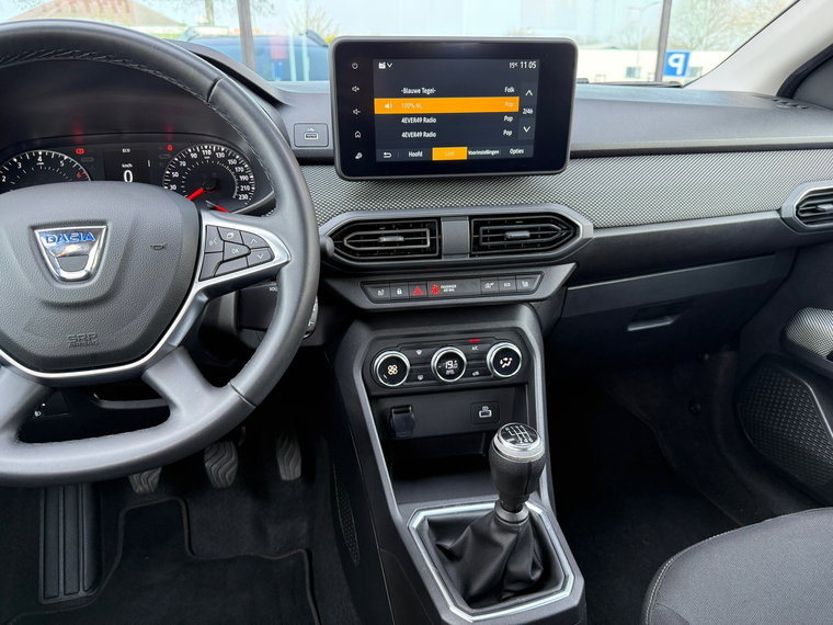 Vehicle Image 18