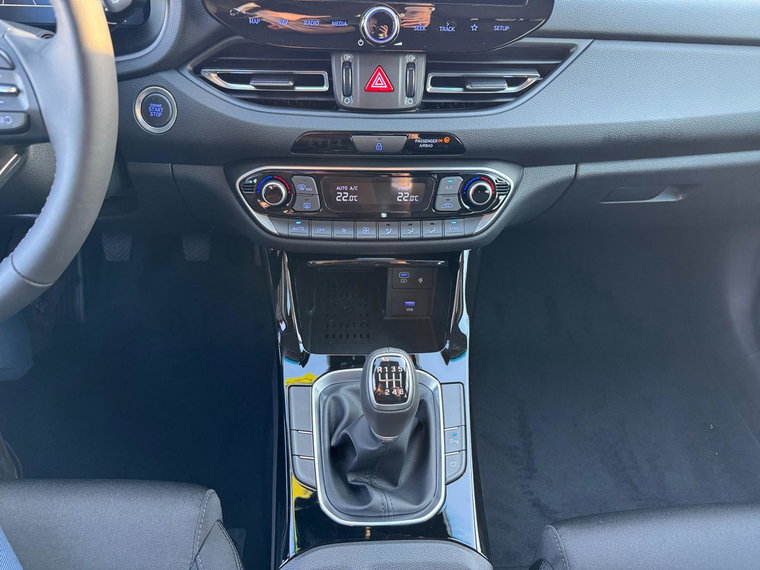 Vehicle Image 17