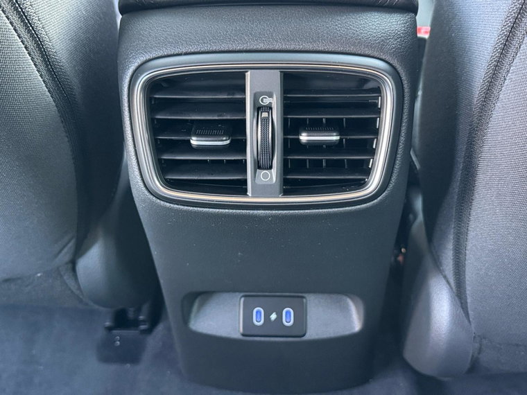 Vehicle Image 28