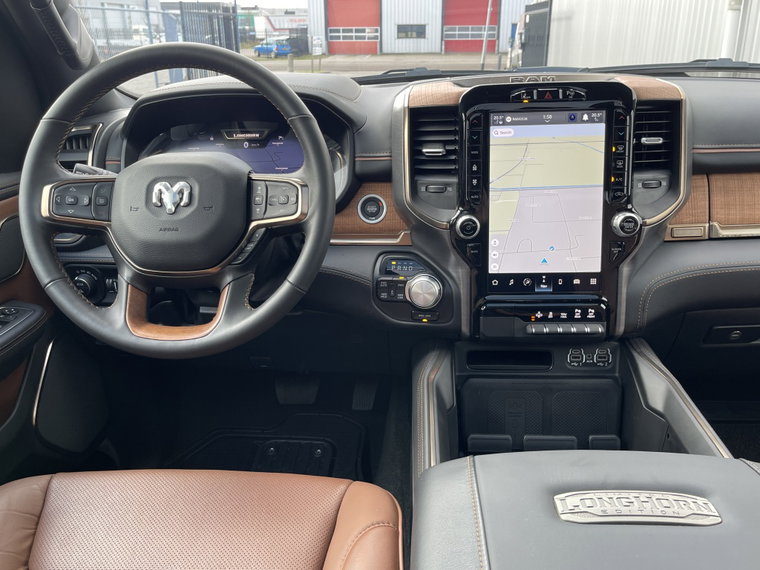 Vehicle Image 40