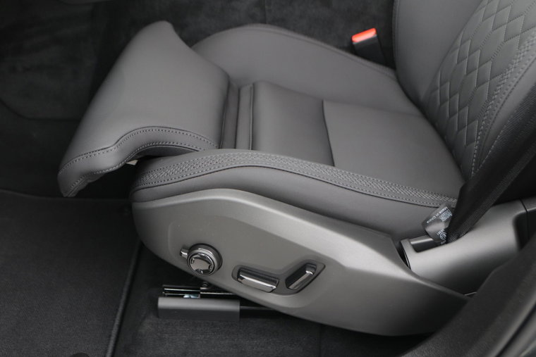 Vehicle Image 43