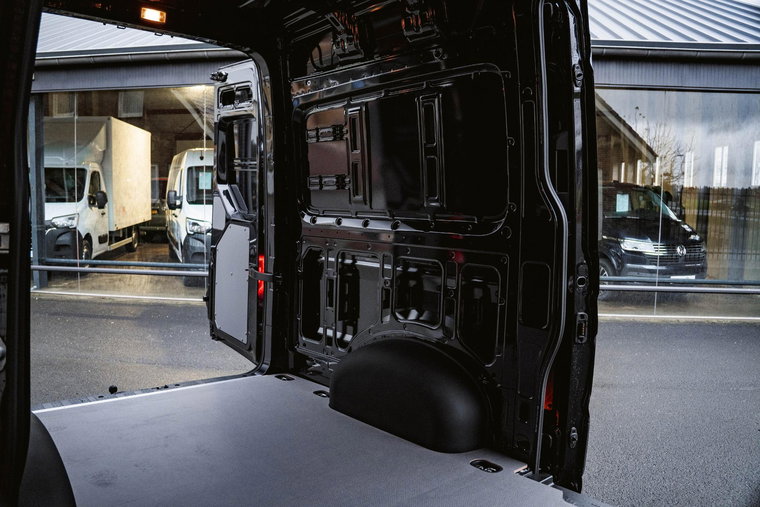 Vehicle Image 30