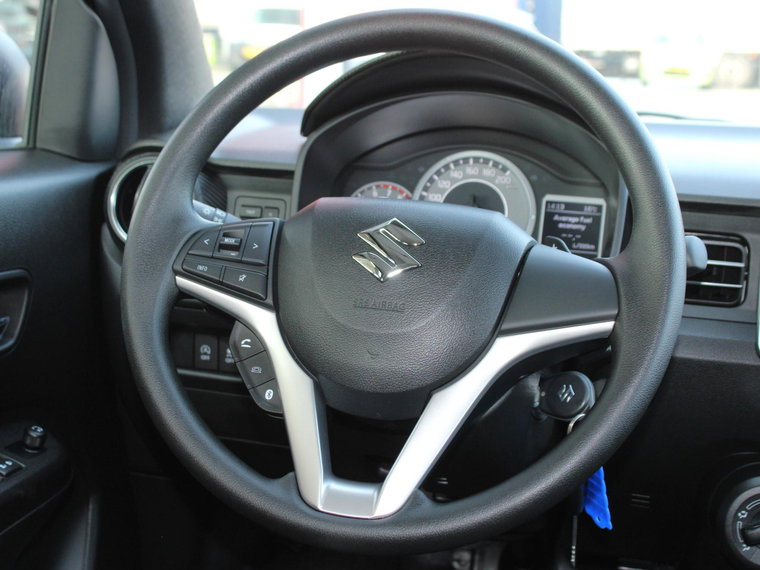 Vehicle Image 25
