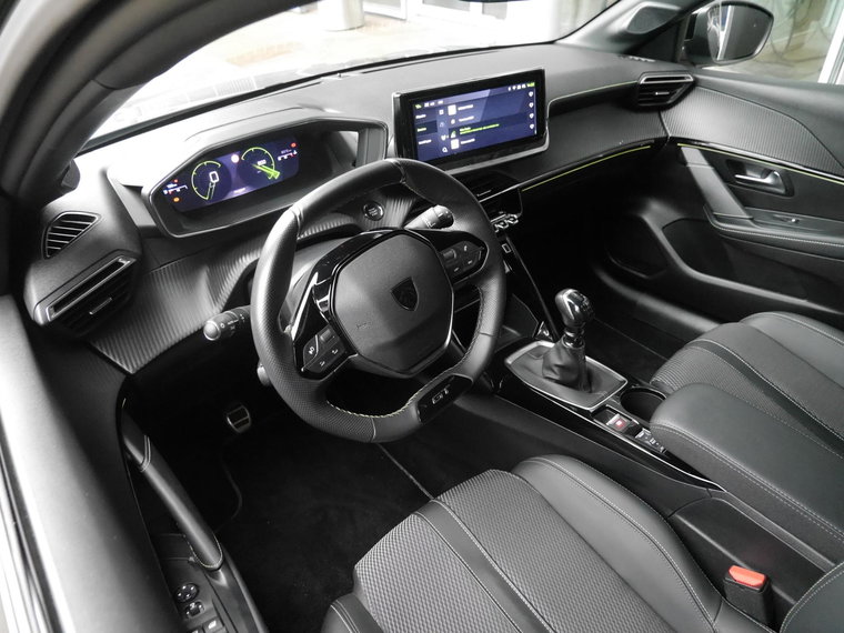 Vehicle Image 9