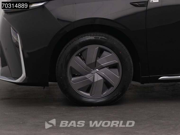 Vehicle Image 46
