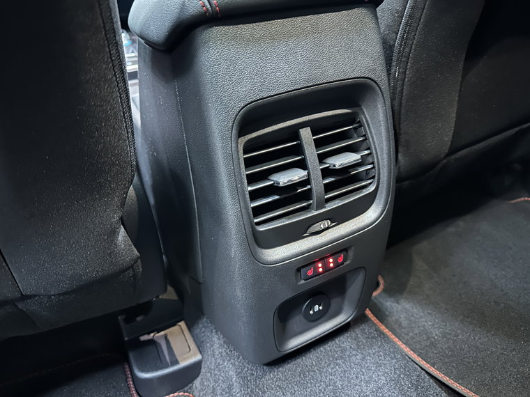 Vehicle Image 27