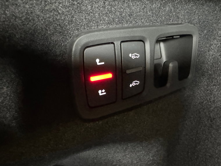 Vehicle Image 34