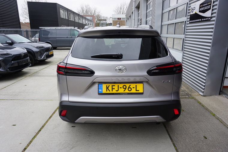 Vehicle Image 5