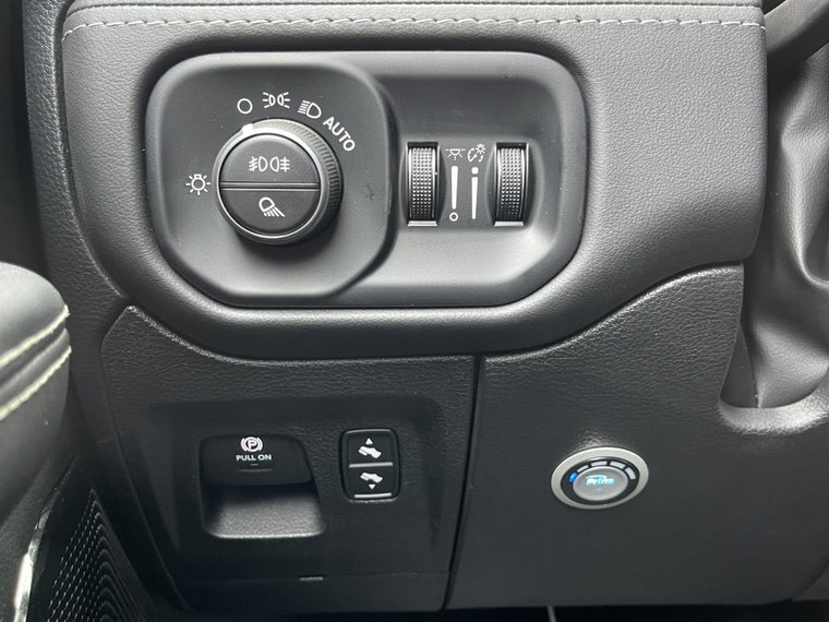 Vehicle Image 33