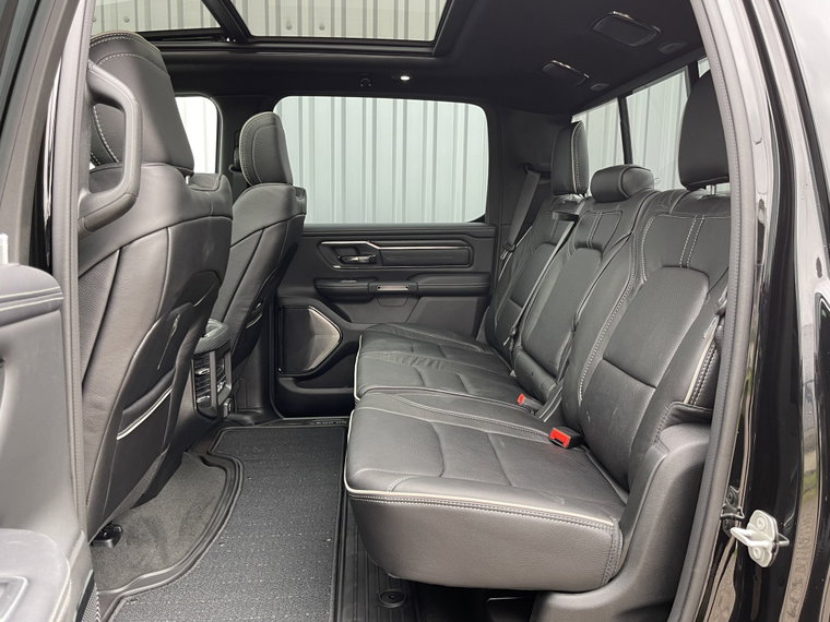 Vehicle Image 36