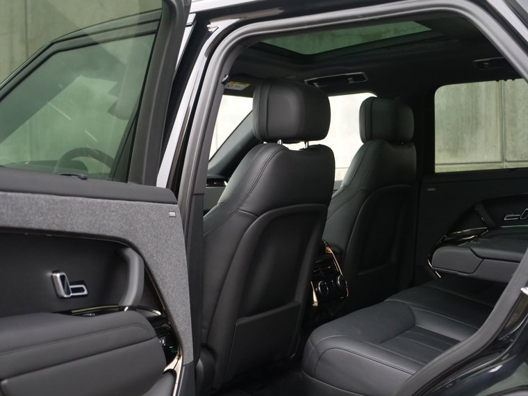 Vehicle Image 30