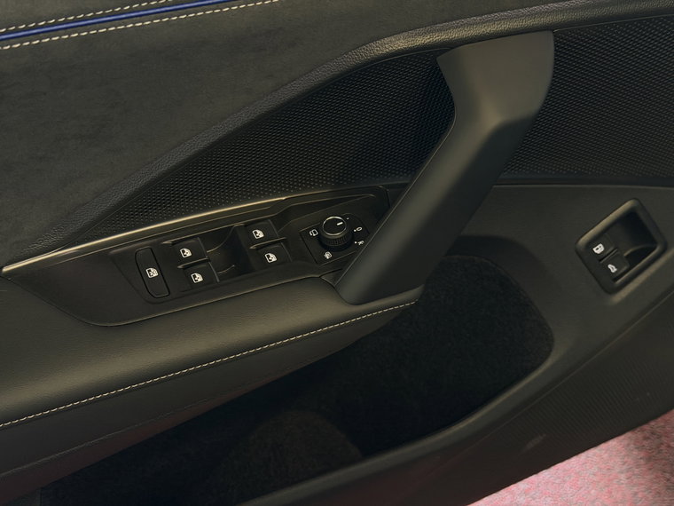 Vehicle Image 26