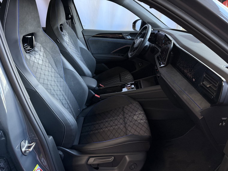 Vehicle Image 35